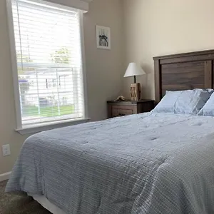  Apartment Near Parks At Great Price!
